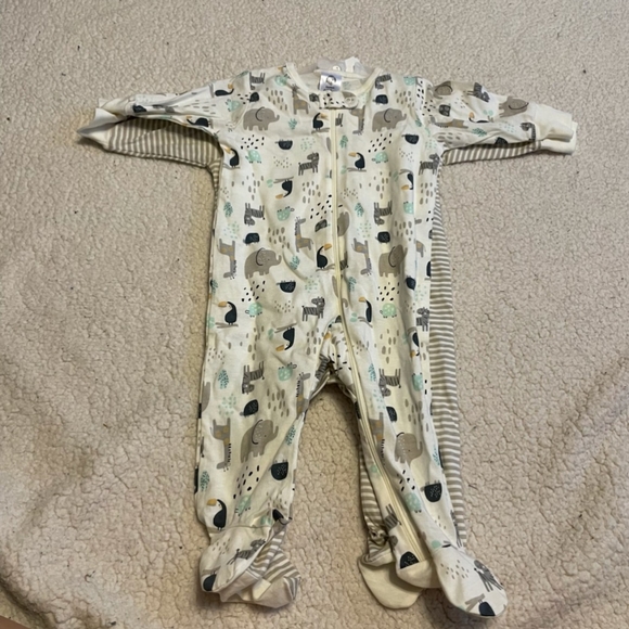 2 pc 3-6 month gerber one piece set - Picture 6 of 14
